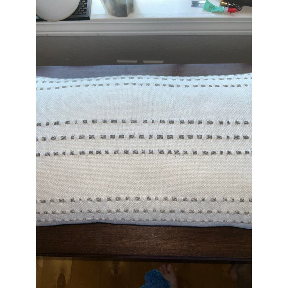 Lauren Ralph Lauren lumbar pillow textured woven design - Picture 3 of 9